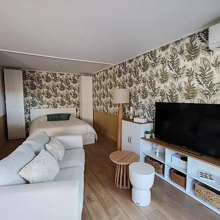 Апартаменты Avec Coin Nuit Climatise Au Pied De La Marina De Фрежюс