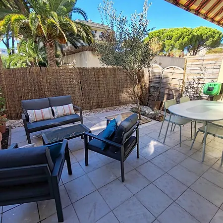 Avec Coin Nuit Climatise Au Pied De La Marina De Апартаменты *